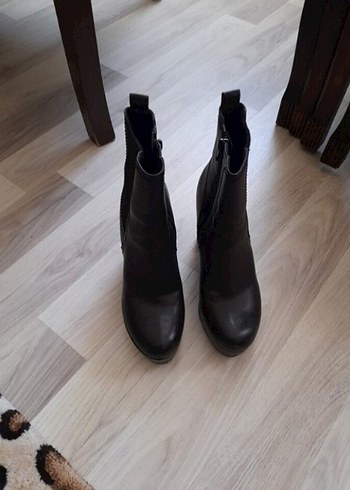 37 Beden Siyah Deri Gotik Platform Topuklu Kadın Bot