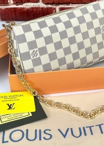 Zincir Detaylı pochette Kareli Louis Vuitton Çanta