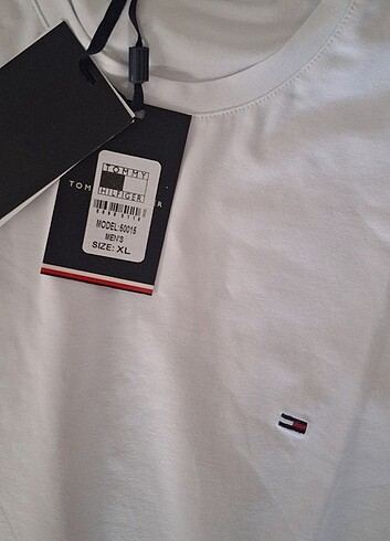 Unisex tommy tshirt