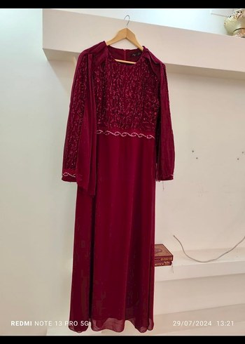 Abiye Bordo Uzun Kollu İşlemeli Kadın Abiye