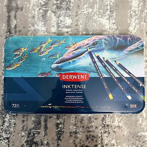 Derwent suluboya kalemi
