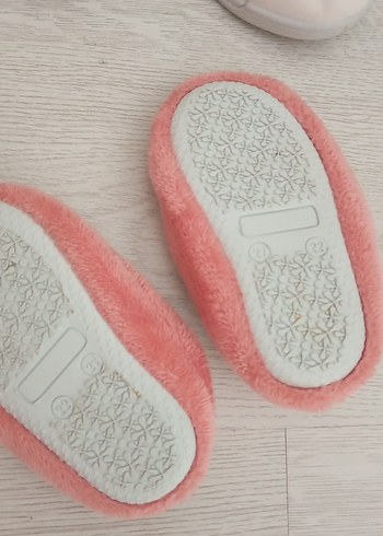 Kızlar için Pembe Peluş Nakışlı Ev Terliği - Görsel 3