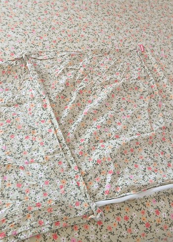 üç adet yastıkta mevcut Desenli çift kişilik çarşaf - Görsel 4