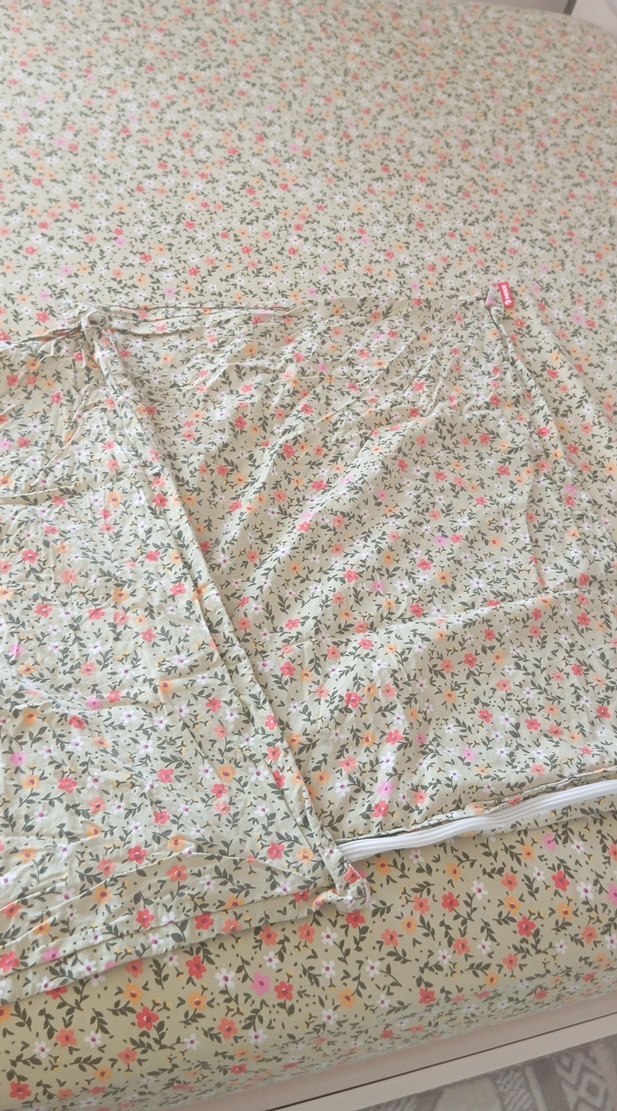 üç adet yastıkta mevcut Desenli çift kişilik çarşaf - Görsel 4