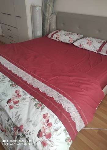 Bordo Çiçek Desenli Yatak Örtüsü - Görsel 4