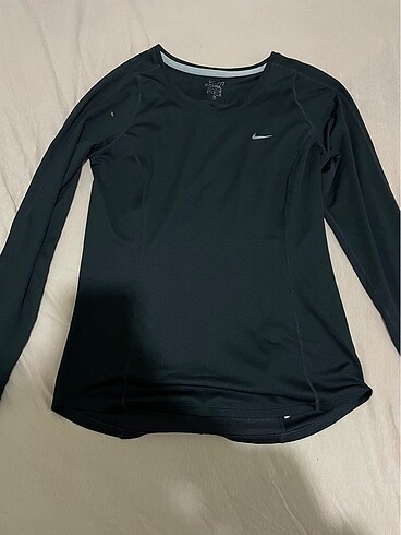Nike sporcu üstü