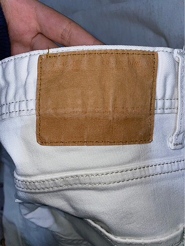 34 Beden beyaz Renk Jack&jones erkek şort