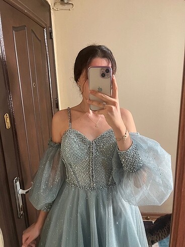 Nişan elbisesi