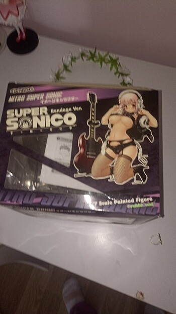  Beden Renk Super Sonico figur