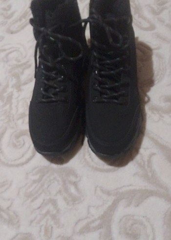 Siyah Kürklü Erkek Bot - Görsel 3