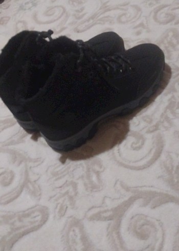 Siyah Kürklü Erkek Bot - Görsel 2