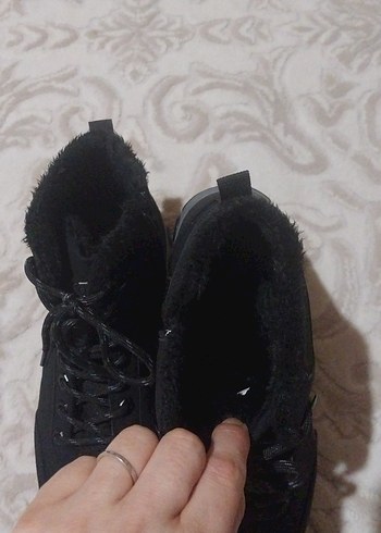 Siyah Kürklü Erkek Bot - Görsel 4