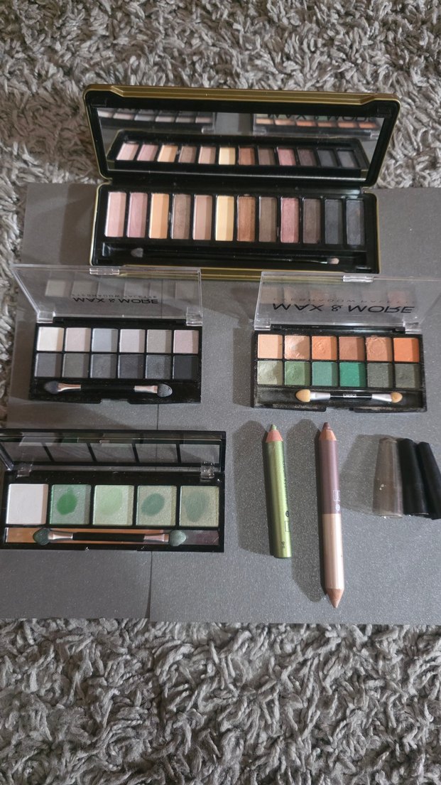 Çok Renkli Göz Farı Paletleri ve Kalemler - Görsel 2