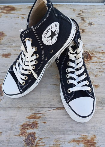 Converse Siyah Beyaz Bağcıklı Kadın Spor Ayakkabı