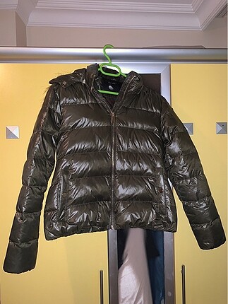 Zara Haki Yeşili Mont