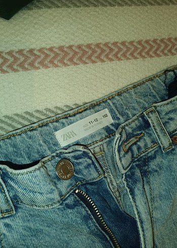 Zara Erkek Çocuk Bol Kesim Denim Şort
