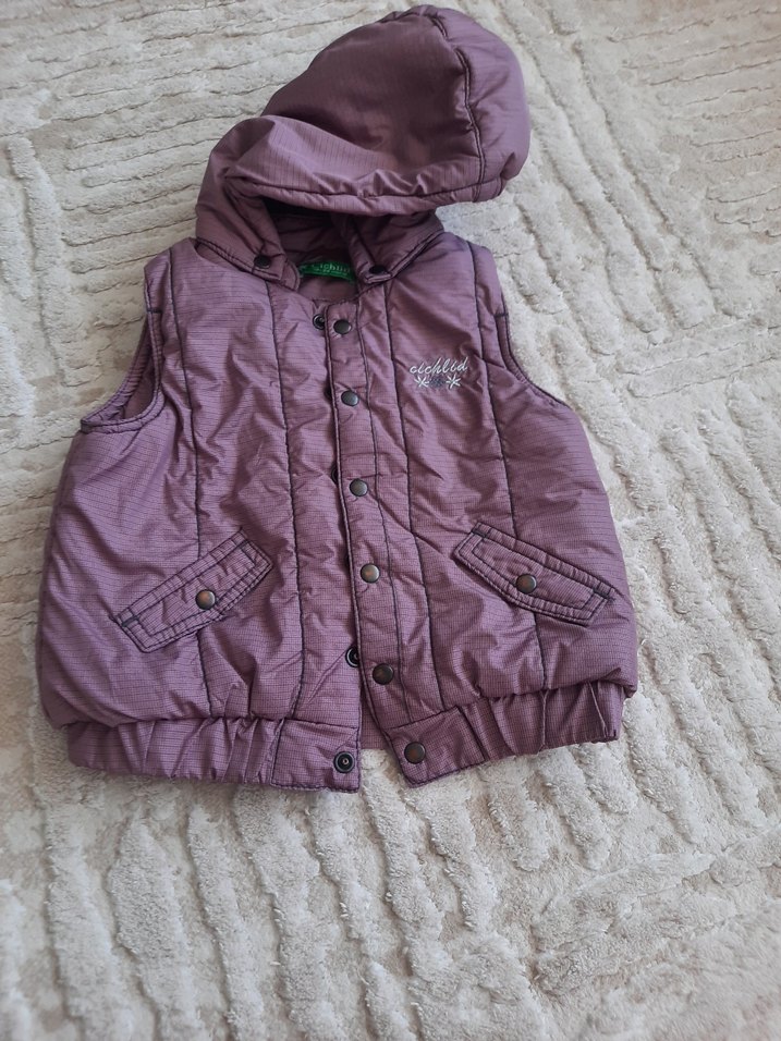 Kız Çocuk Kapüşonlu Düğmeli Mor Yelek - Görsel 3