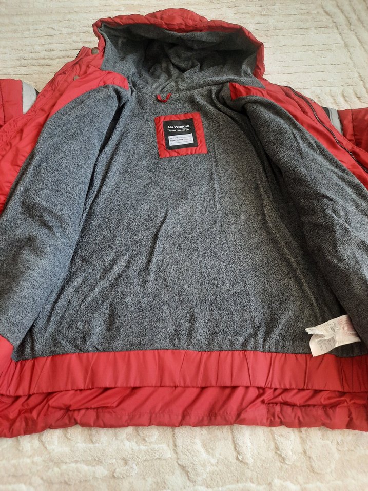 Kırmızı Kapüşonlu Kadın Kışlık Mont - Görsel 2