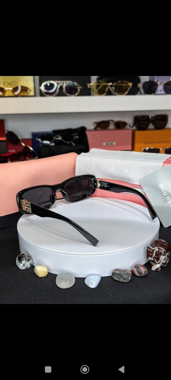 Miu Miu Siyah Boncuk Detaylı Kadın Güneş Gözlüğü - Görsel 2
