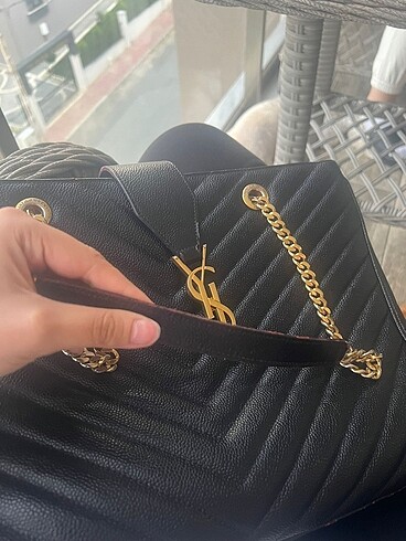 Beden Yves Saint Laurent Canta