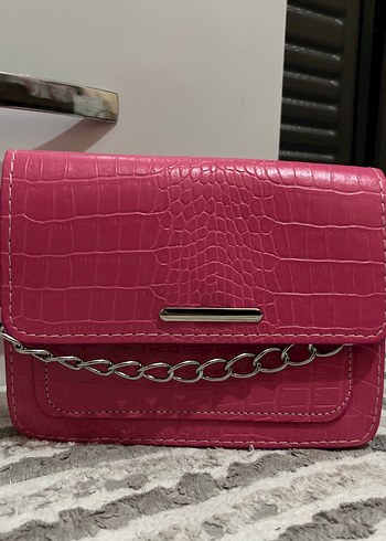 Pembe Deri Yılan Desenli Zincir Detaylı Çanta