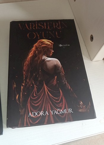 Beden Adora Yağmur acıların Hükümdarı & Varisileein Oyunu wisteria