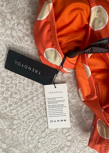 Turuncu Puantiyeli Düğmeli Kadın Mayo - Görsel 3