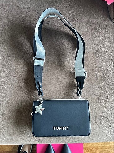 Tommy Siyah Çanta