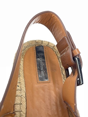 38 Beden çeşitli Renk Stradivarius Sandalet %70 İndirimli.