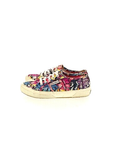 Superga Spor Ayakkabı %70 İndirimli.