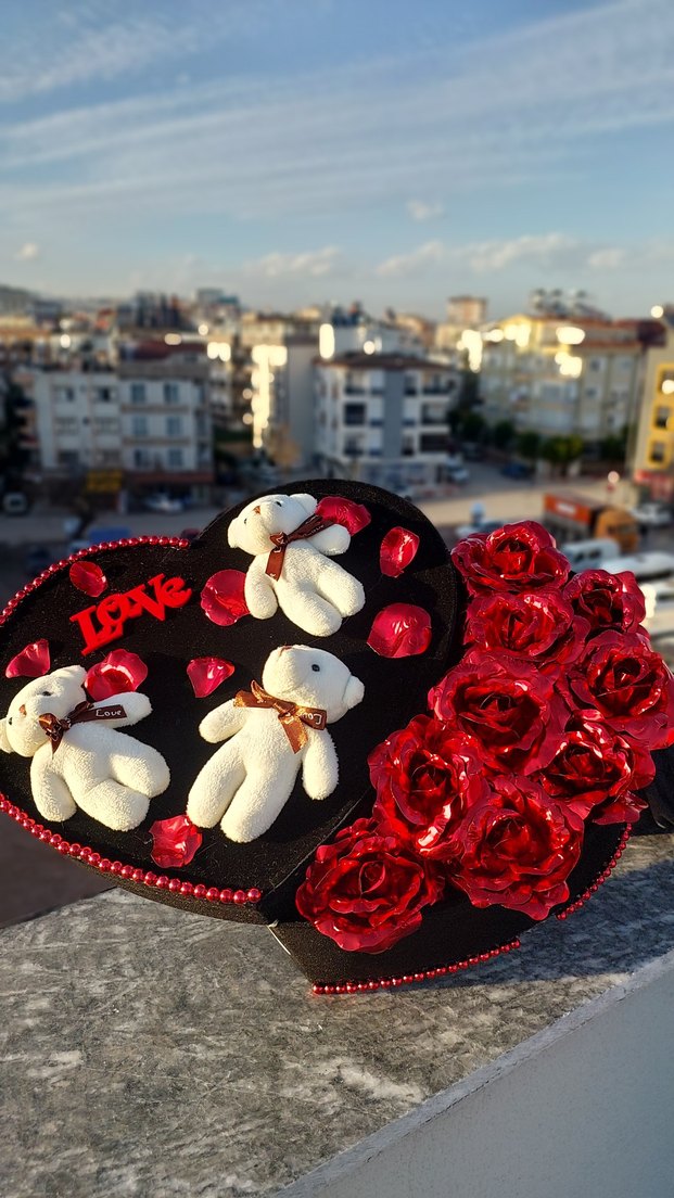 Kırmızı Kalp ve 3 Beyaz Peluş Ayı Seti - Görsel 3