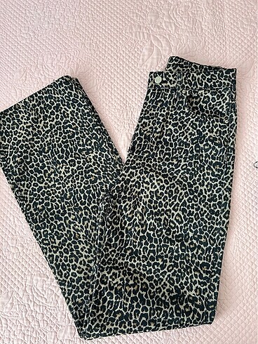 Zara Leopar jean