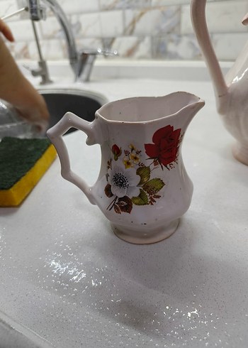 Çiçek Desenli Beyaz Seramik Sürahi - Görsel 2