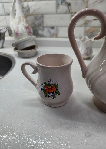 Pastel Renkli Beyaz Porselen Sürahi ve Bardak Seti - Görsel 7