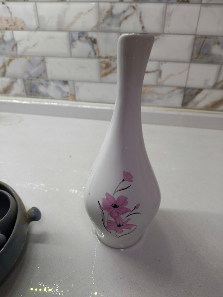 Beyaz Seramik Çiçek Desenli Vazo - Görsel 3