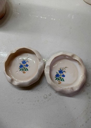 Beyaz Çiçek Desenli Tabaklar - Görsel 2