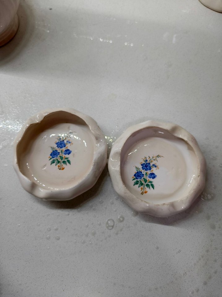 Beyaz Çiçek Desenli Tabaklar - Görsel 2