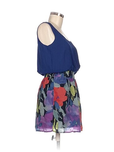 Batik Batik Kısa Elbise %70 İndirimli.