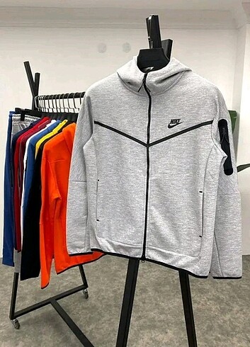 Tech fleece üst