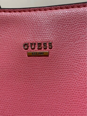 Guess Guess Pembe Çiçek Nakışlı Çanta