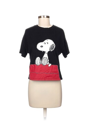 Stradivarius T-shirt %70 İndirimli.