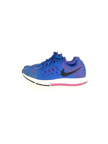 Nike Spor Ayakkabı %70 İndirimli.