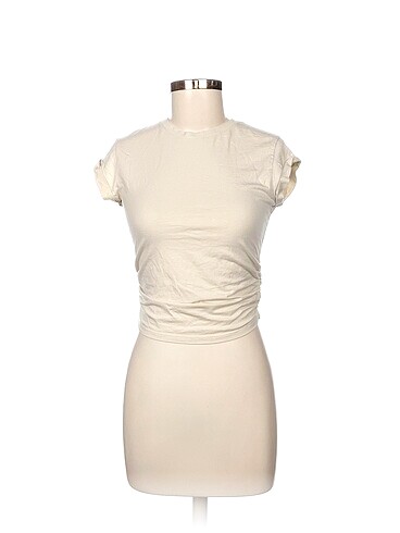 Zara T-shirt %70 İndirimli.