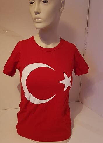 ATATÜRK VE TÜRK BAYRAKLI TİŞÖRTLER 