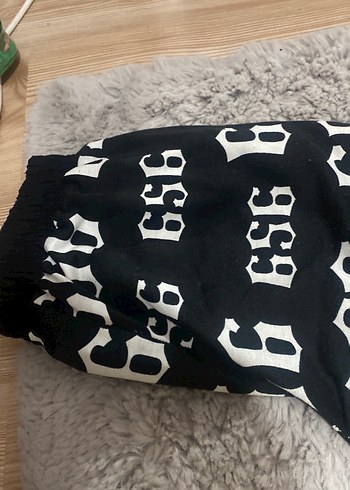 m Beden Gri Baskılı Kadın Sweatpant Peluş Detaylı