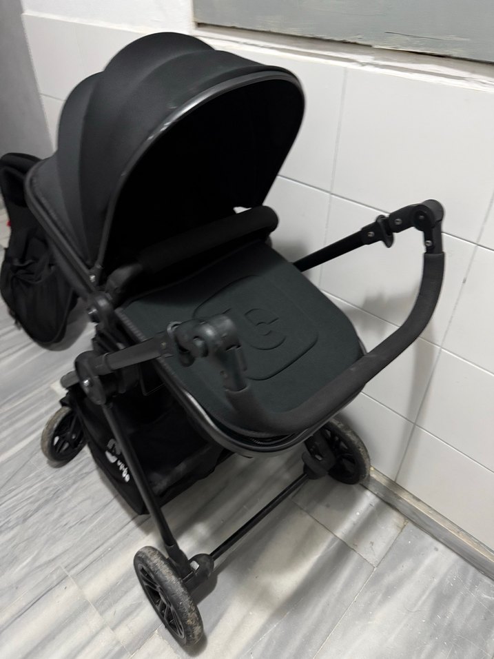 Siyah Bebek Arabası, Koyu Ton - Görsel 2