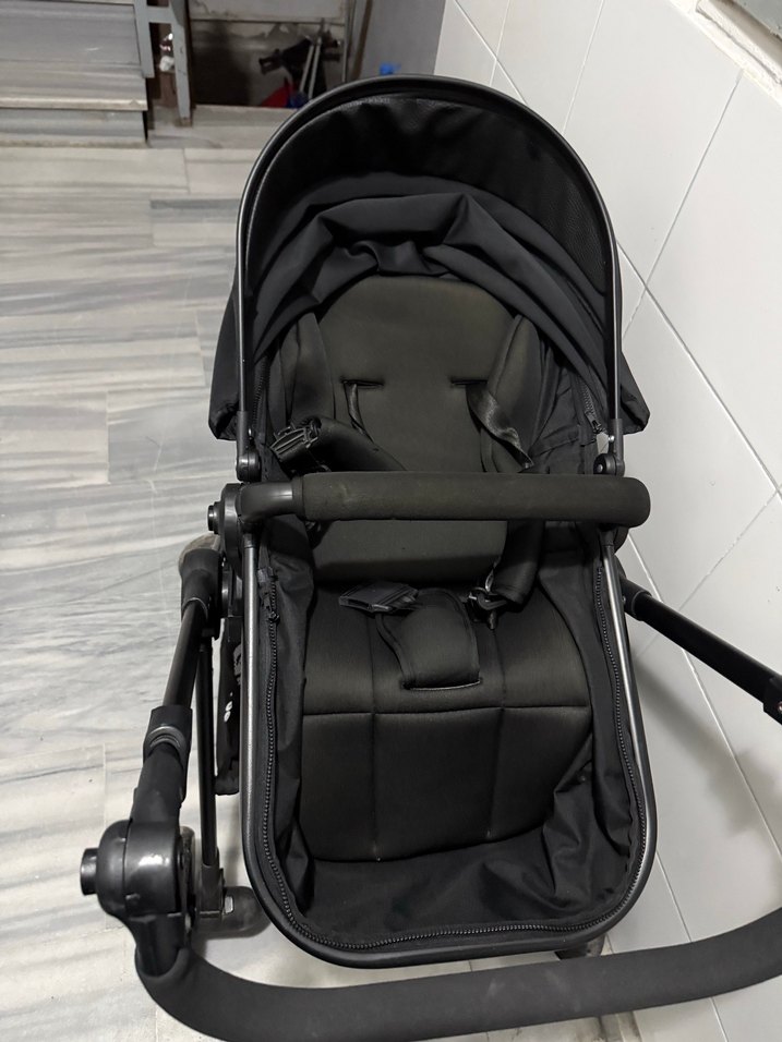 Siyah Bebek Arabası, Koyu Ton - Görsel 3