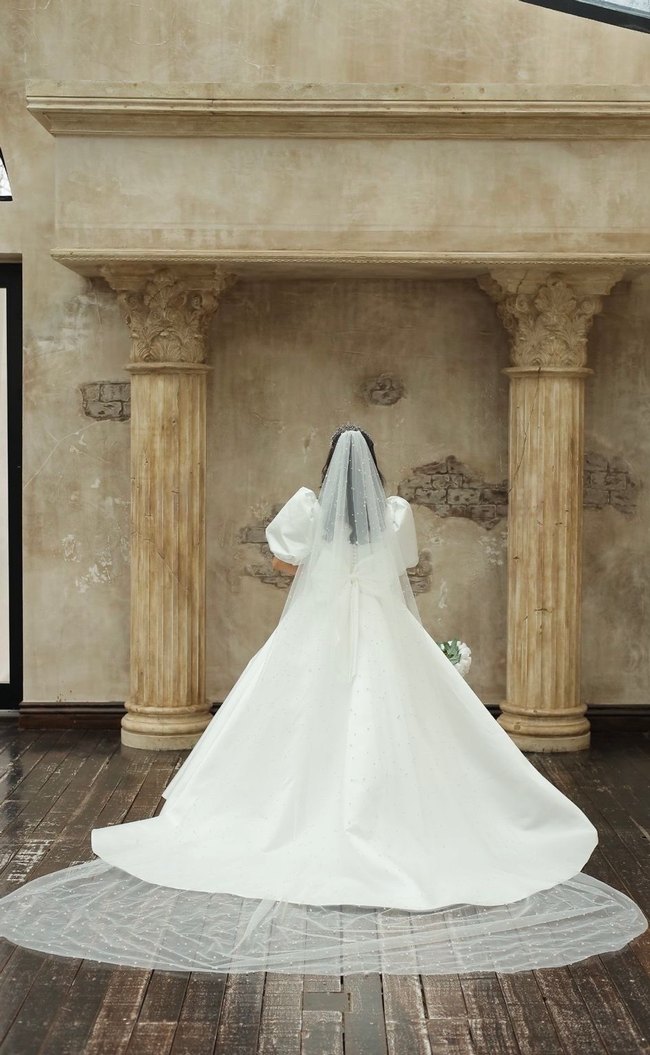 Prenses Model Saten Gelinlik  Büyük Fiyonk Detaylı - Görsel 4