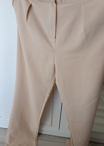 Trendyol & Milla Trendyol & Milla Bej Rahat Kesim Kumaş Pantolon , 1 kere giyildi
