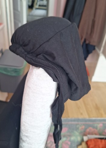  Beden siyah Renk Siyah topuzlu bone